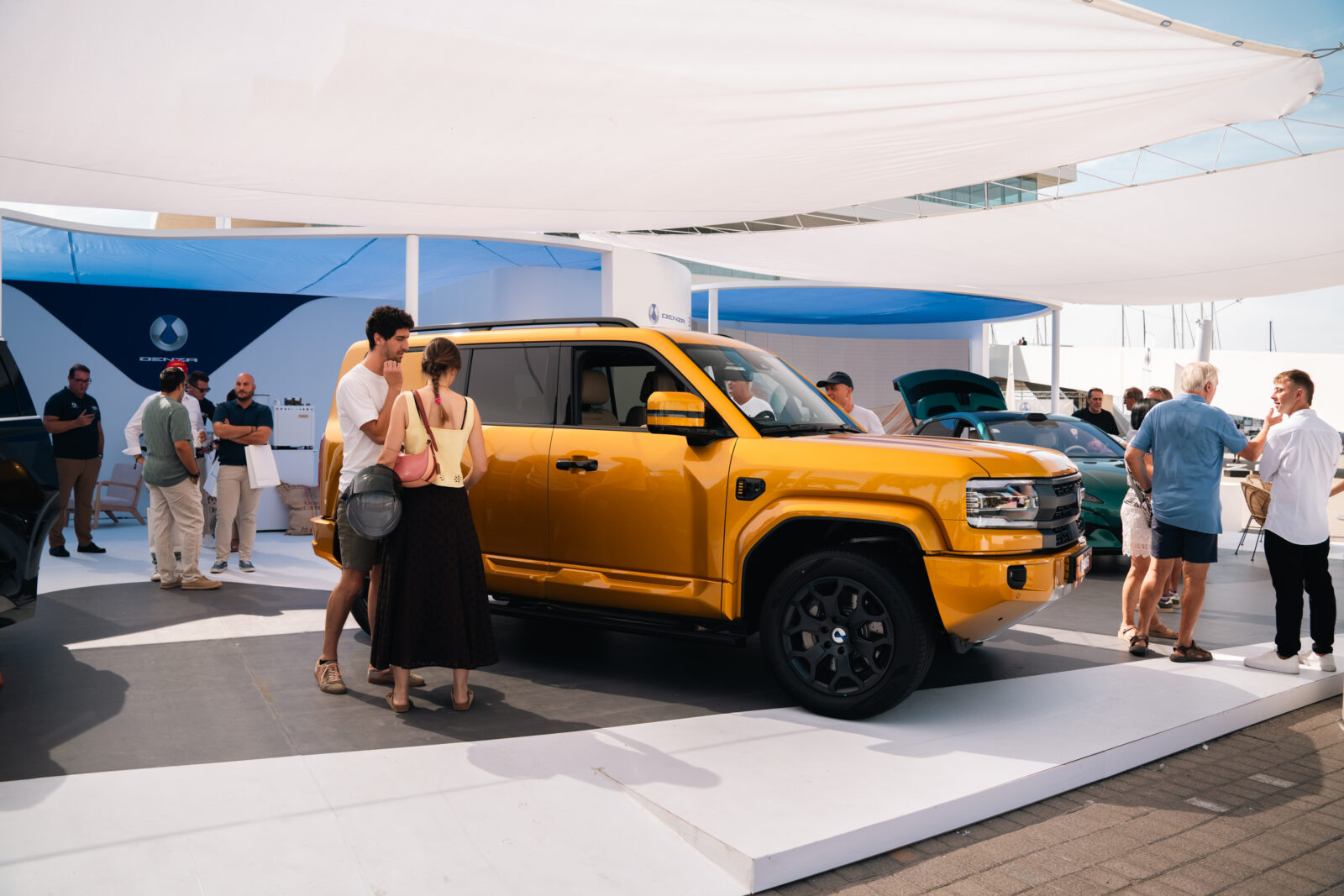 Denza lleva a París el Z9GT, el D9, el B5 y el superdeportivo eléctrico Z