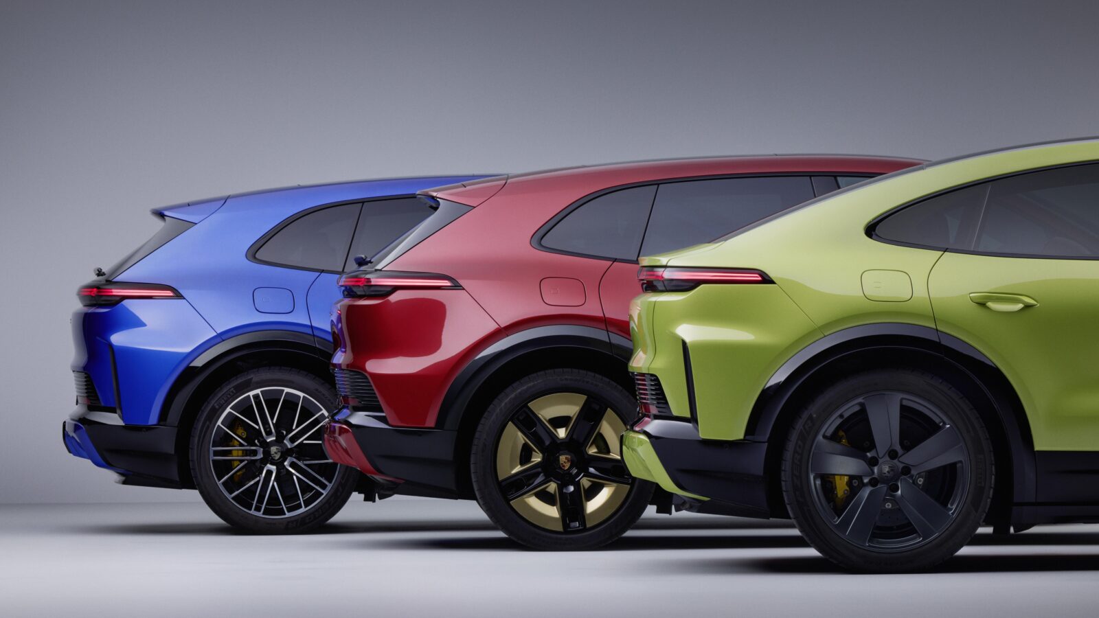 Porsche Cayenne Electric: puertas eléctricas, carga inductiva y 92 colores más