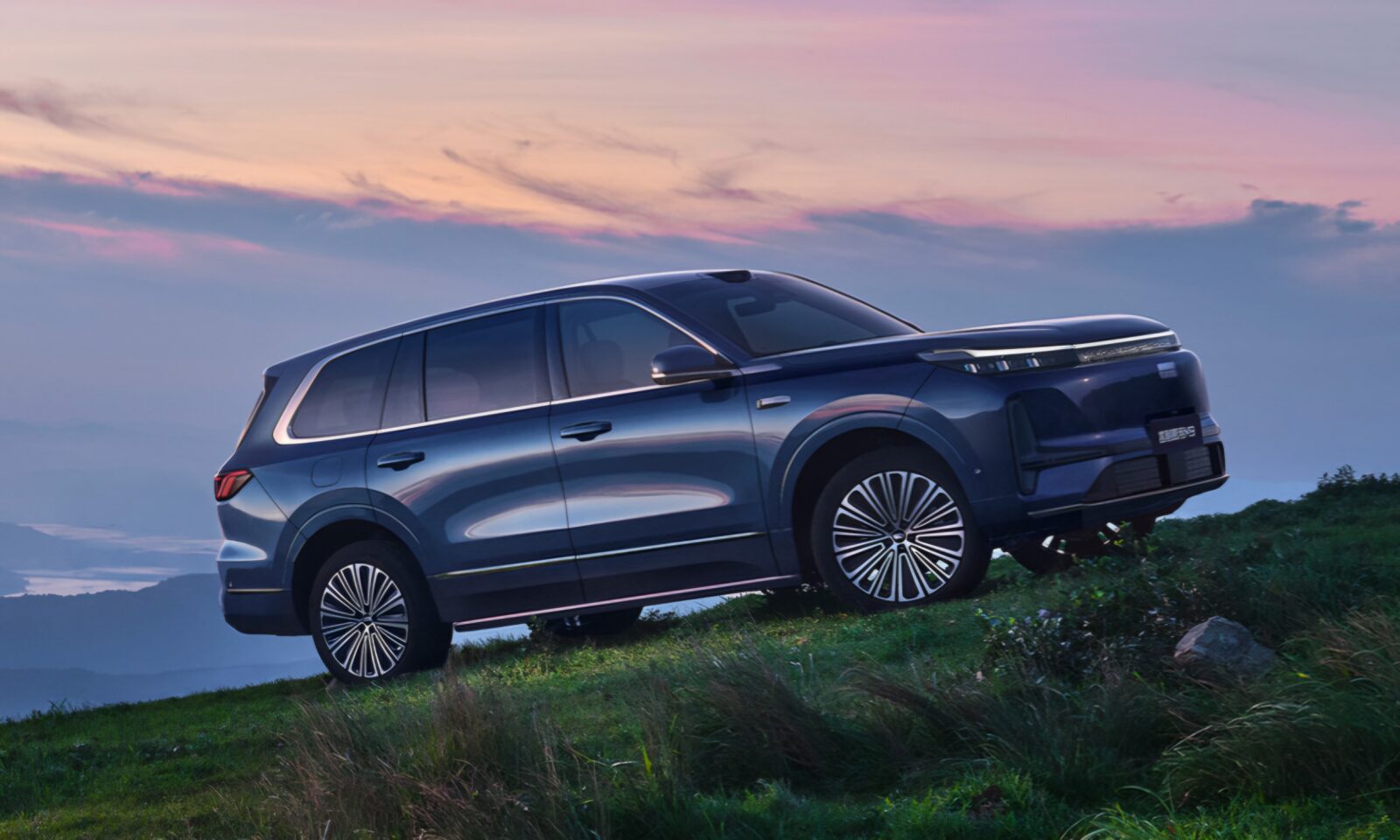 Geely Galaxy M9: SUV enchufable de 858 CV y 1.100 km de autonomía total