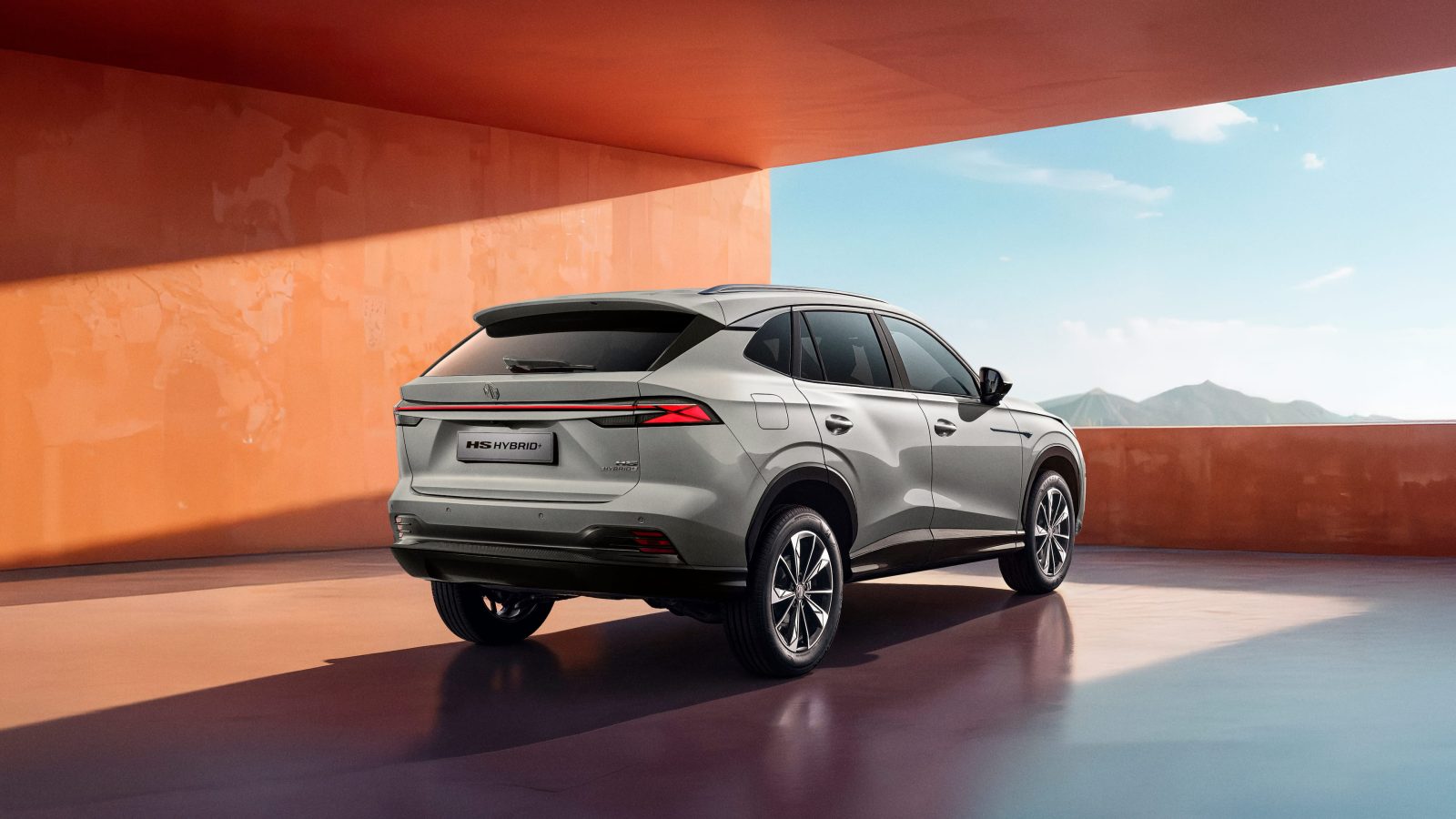 MG HS Hybrid+: hasta 9.000 € de descuento en octubre, desde 24.480 €