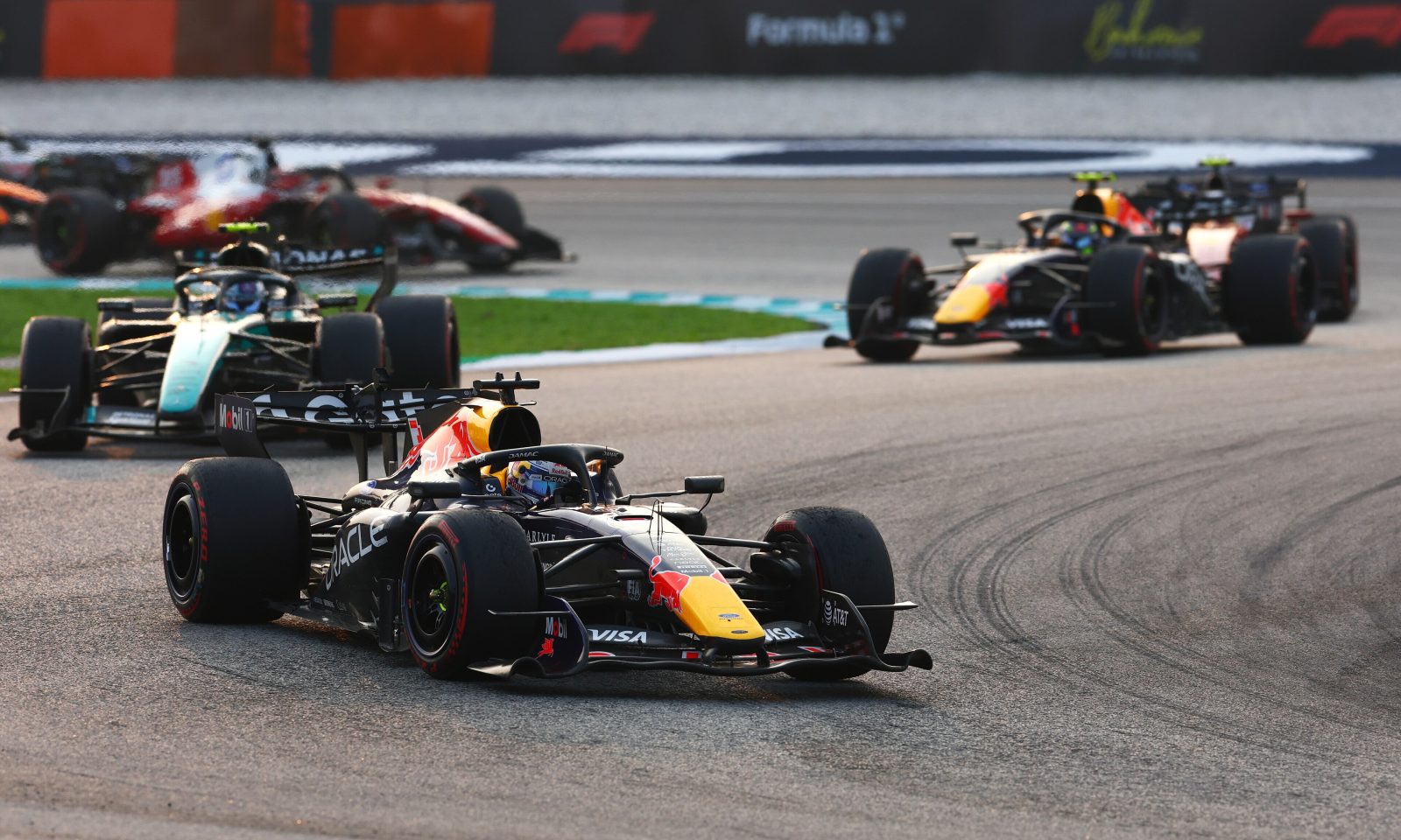 Verstappen logra la primera victoria de Red Bull Ford Powertrains en F1