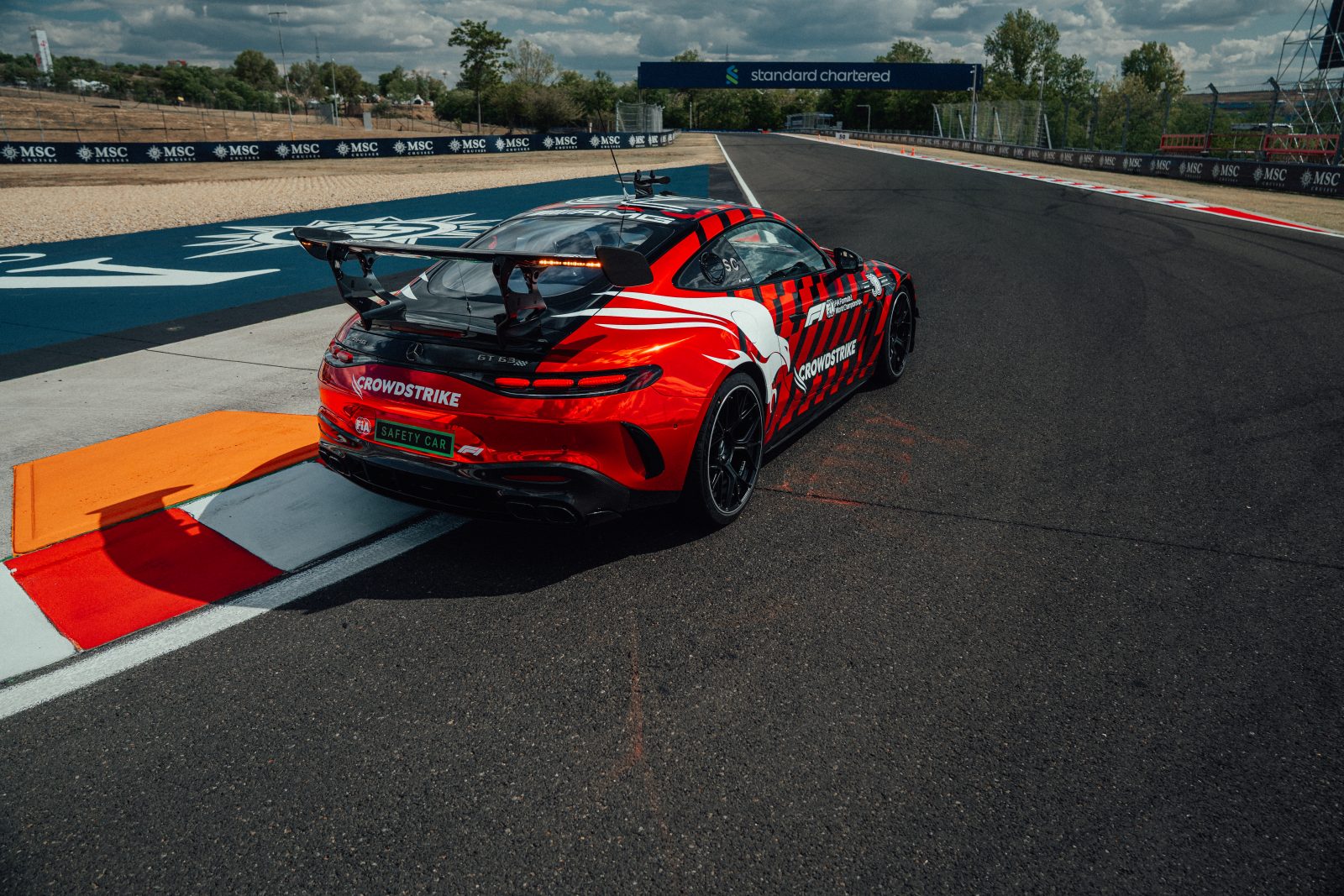 Pirelli P Zero R: el neumático del nuevo coche de seguridad de la F1, el Mercedes-AMG GT 63 PRO