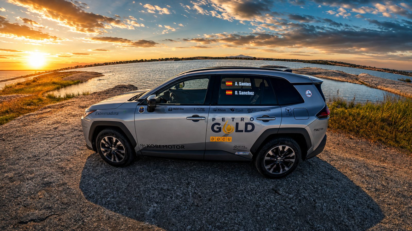 Ángel Santos y David Sánchez llevan un Toyota RAV4 Plug-in al Eco Rallye Canarias