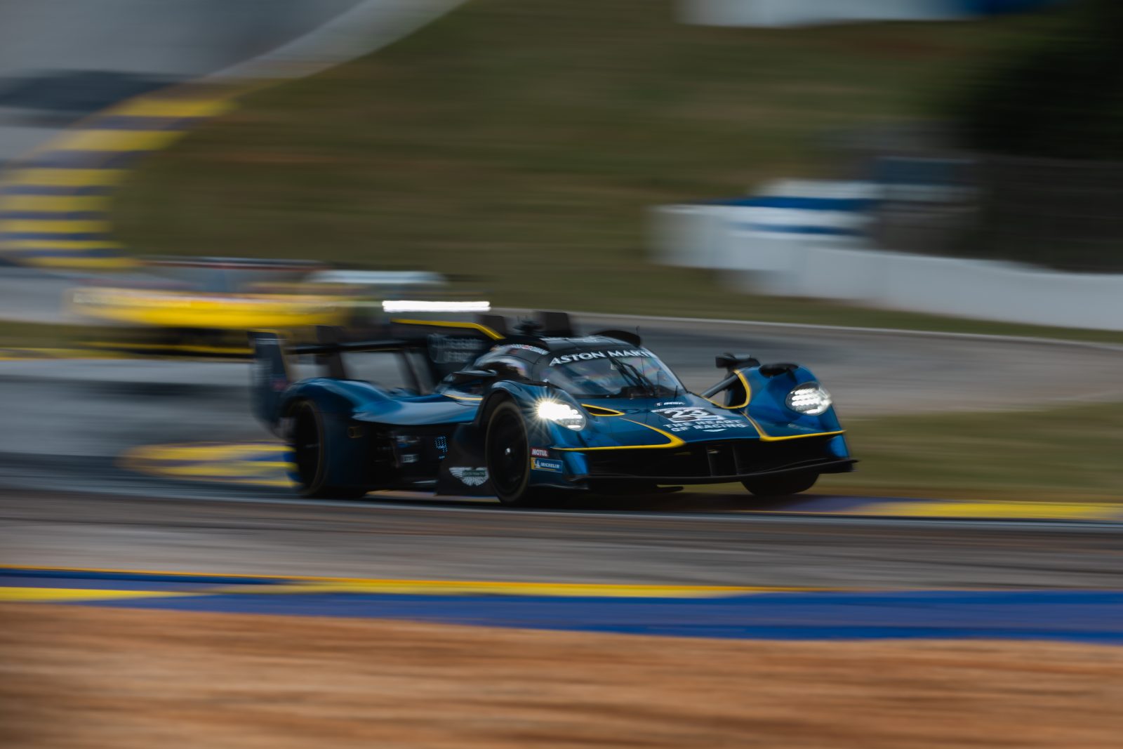 Aston Martin Vantage GT3 gana en Petit Le Mans con Car Blanche