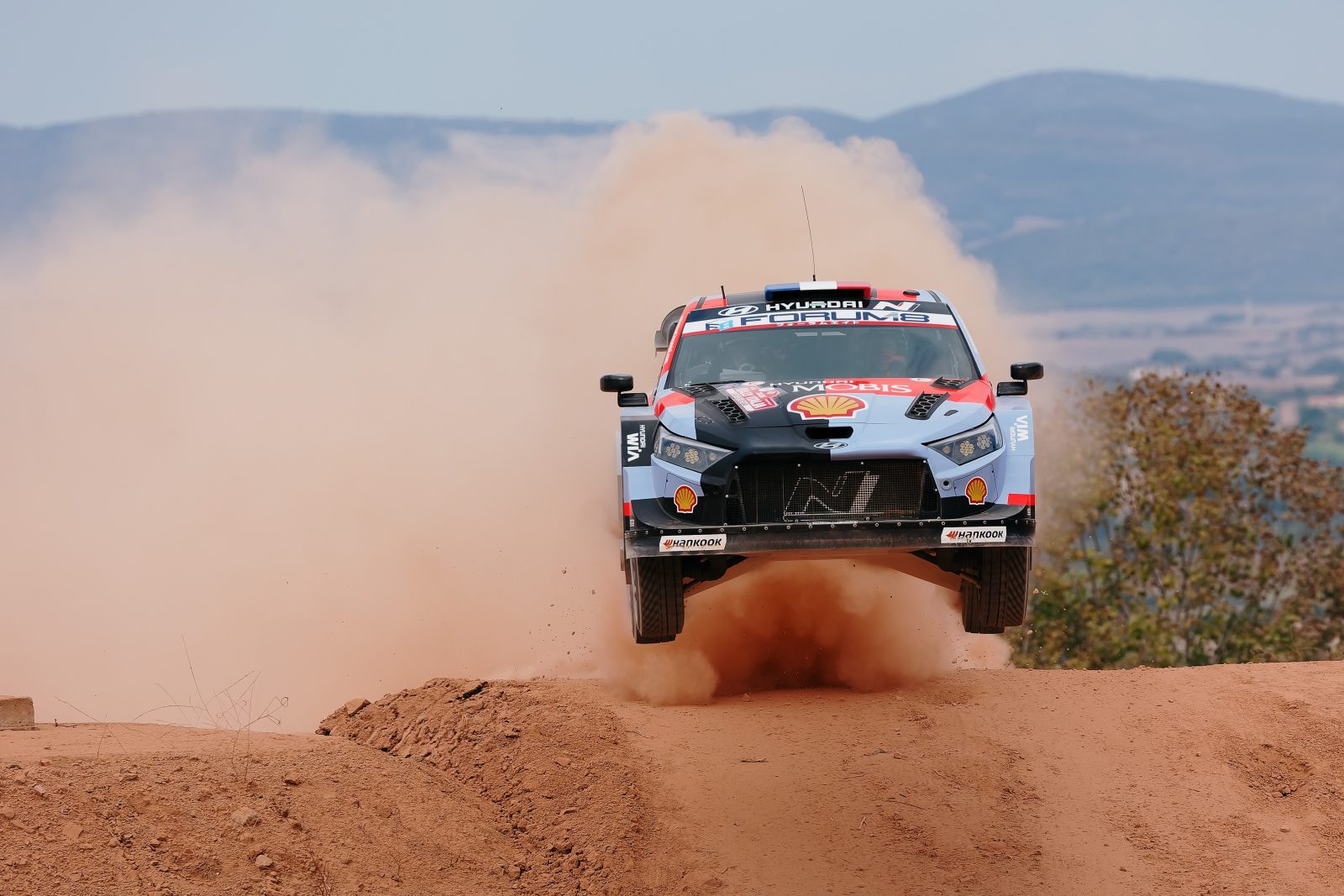 Rally de Cerdeña: Neuville y Fourmaux, primero y segundo con cuatro décimas