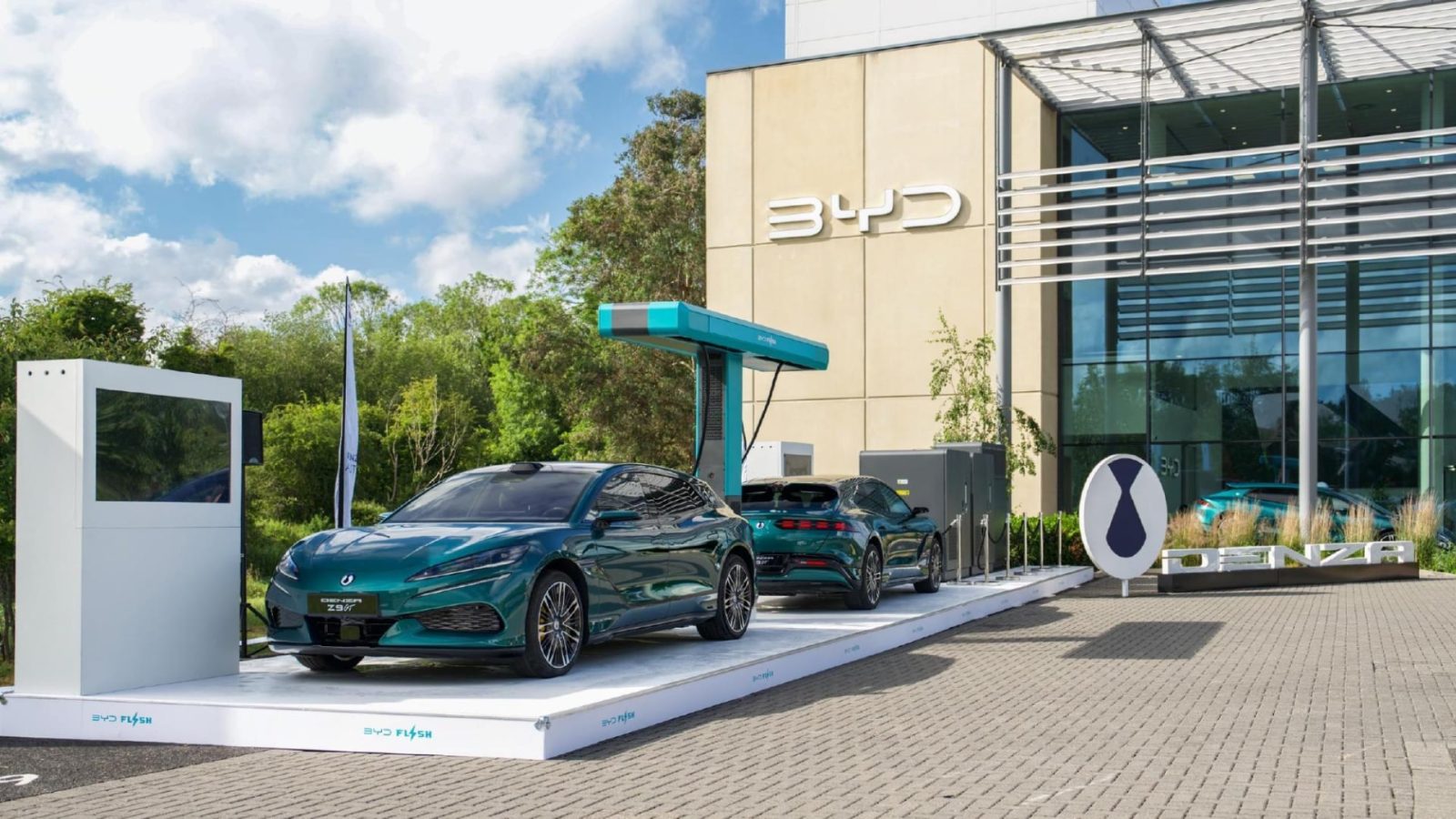 BYD instalará 100 cargadores flash en Europa a finales de 2026 y 3.000 a finales de 2027