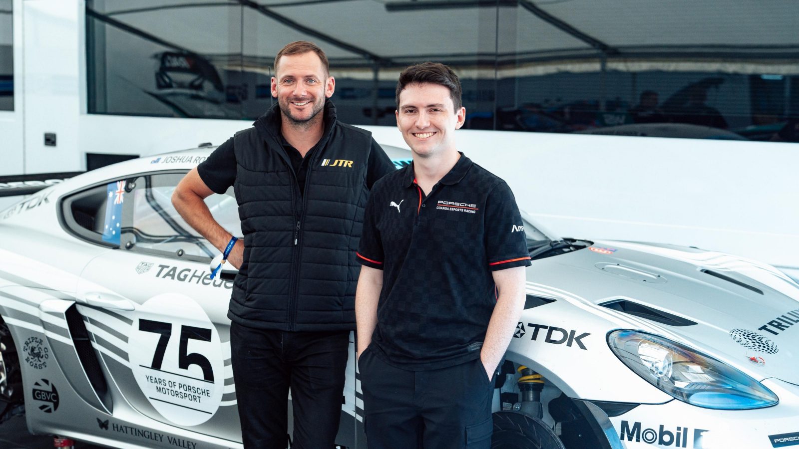 Joshua Rogers y Nick Tandy comparan el simracing y la competición real con Porsche