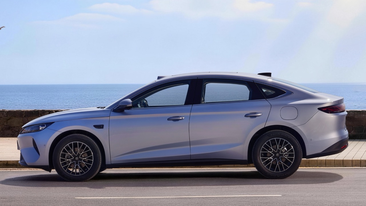 BYD Qin Plus DM-i de tercera generación: ya a la venta en China desde 79.900 yuanes