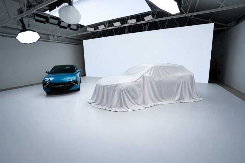 OMODA 4 y nuevo OMODA 5 debutan en París y llegarán a España en 2027