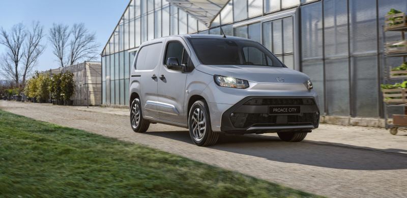 Toyota simplifica su gama de furgonetas Proace para 2027