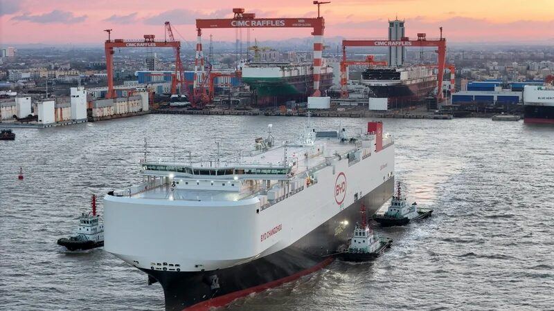 BYD encarga diez barcos más para exportar coches