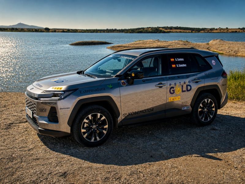 Ángel Santos y David Sánchez llevan un Toyota RAV4 Plug-in al Eco Rallye Canarias