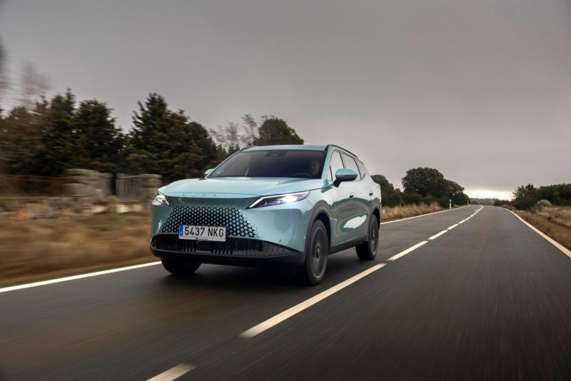 OMODA 7 SHS: nueva versión Premium+ con aparcamiento automático y remoto, desde 46.100 €