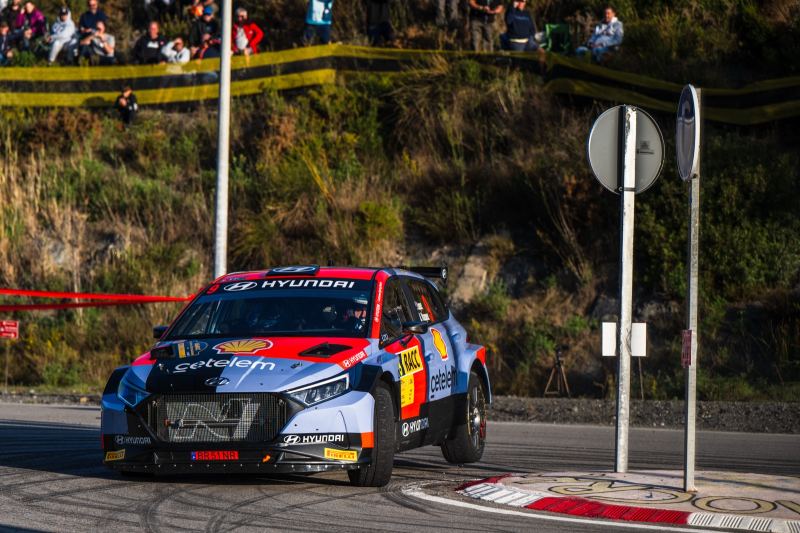 Hyundai gana el Rally de Cataluña con Margaillan y Pepe López acaba tercero en el Supercampeonato
