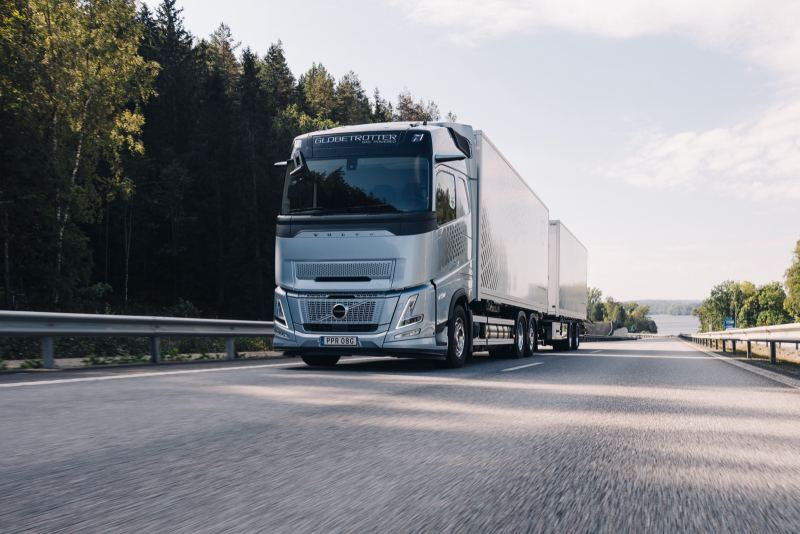 Volvo FH Aero: cabina más estable, frontal extendido 24 cm y retrovisores por cámara opcionales