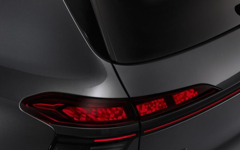 Audi Q9: primeros paneles OLED digitales curvados en tres dimensiones en un coche de serie