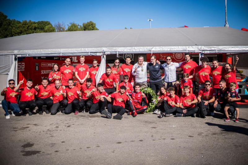 Monlau Motul conquista en Barcelona su tercer título consecutivo en el TCR Europe con Marco Butti