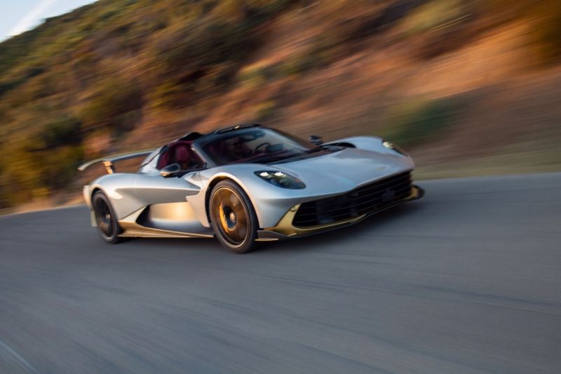 Aston Martin Valhalla Spider: híbrido enchufable de 1.079 CV y 350 km/h, entregas en 2027