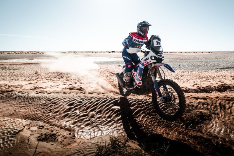 Macbor y Gerard Farrés, del podio a la victoria de etapa en el Addax Rally, antes del Dakar 2027